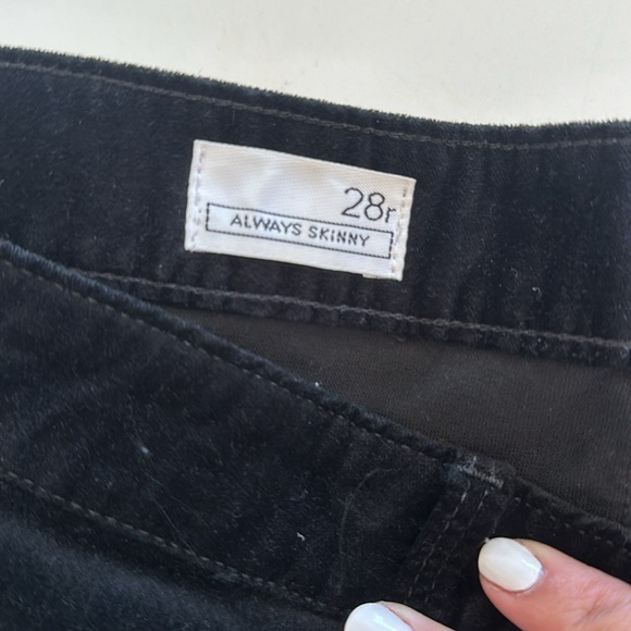 Velvet black pants with nice zipper on the back - Picture 3 of 4